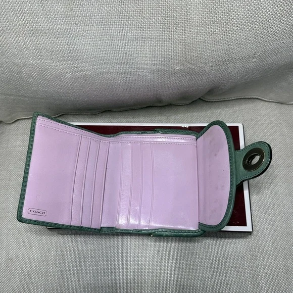 Coach Legacy Juniper -Green- Vachetta Leather Kisslock French Frame Wallet - Picture 4 of 8